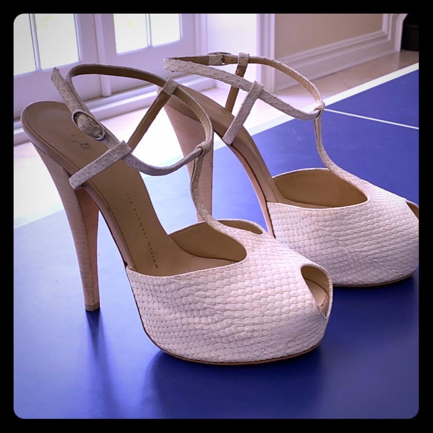 Giuseppe Zanotti Off-White Platform Sandals (S 40)